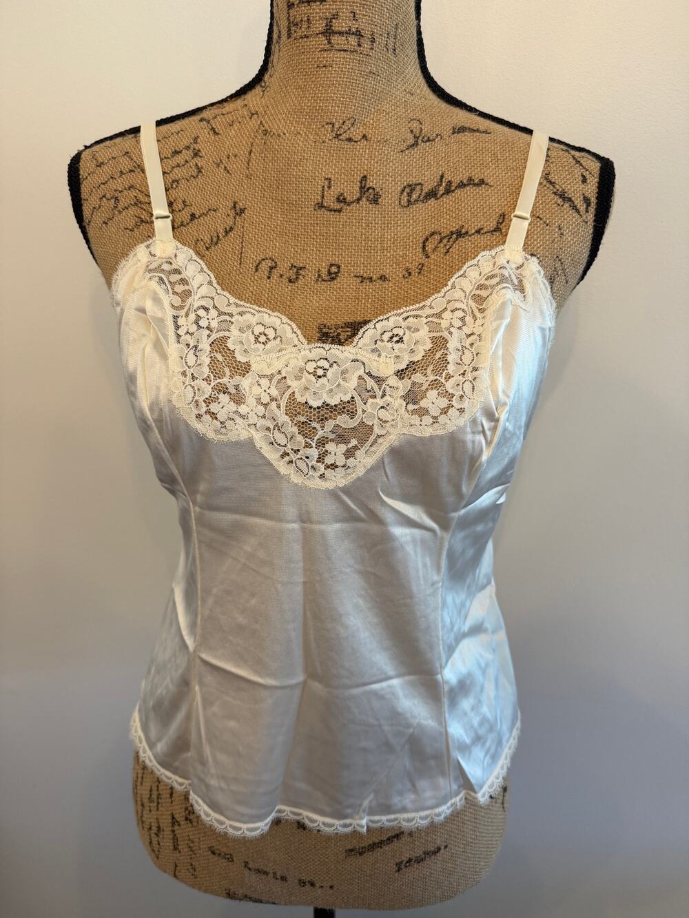 Vintage Women's Body Lites by JC Penney White Camisole Sleepwear Size 34